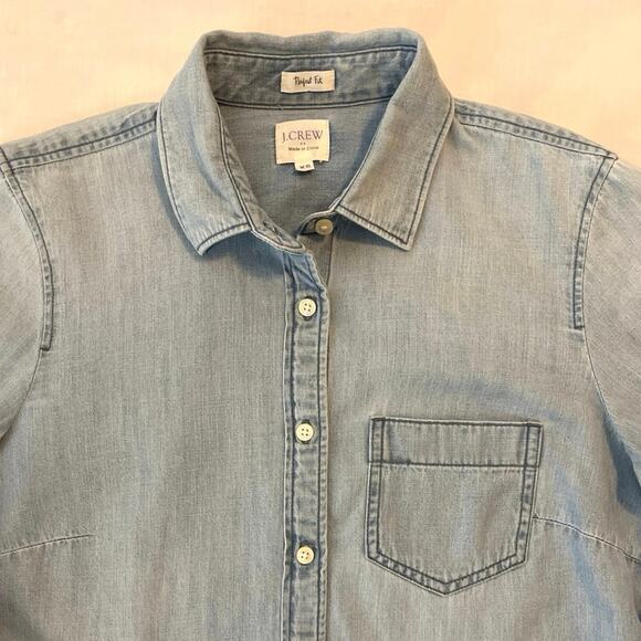 J. Crew Denim Shirt Womens Size XS Light Wash 100% Cotton Button Down Casual - Picture 2 of 12